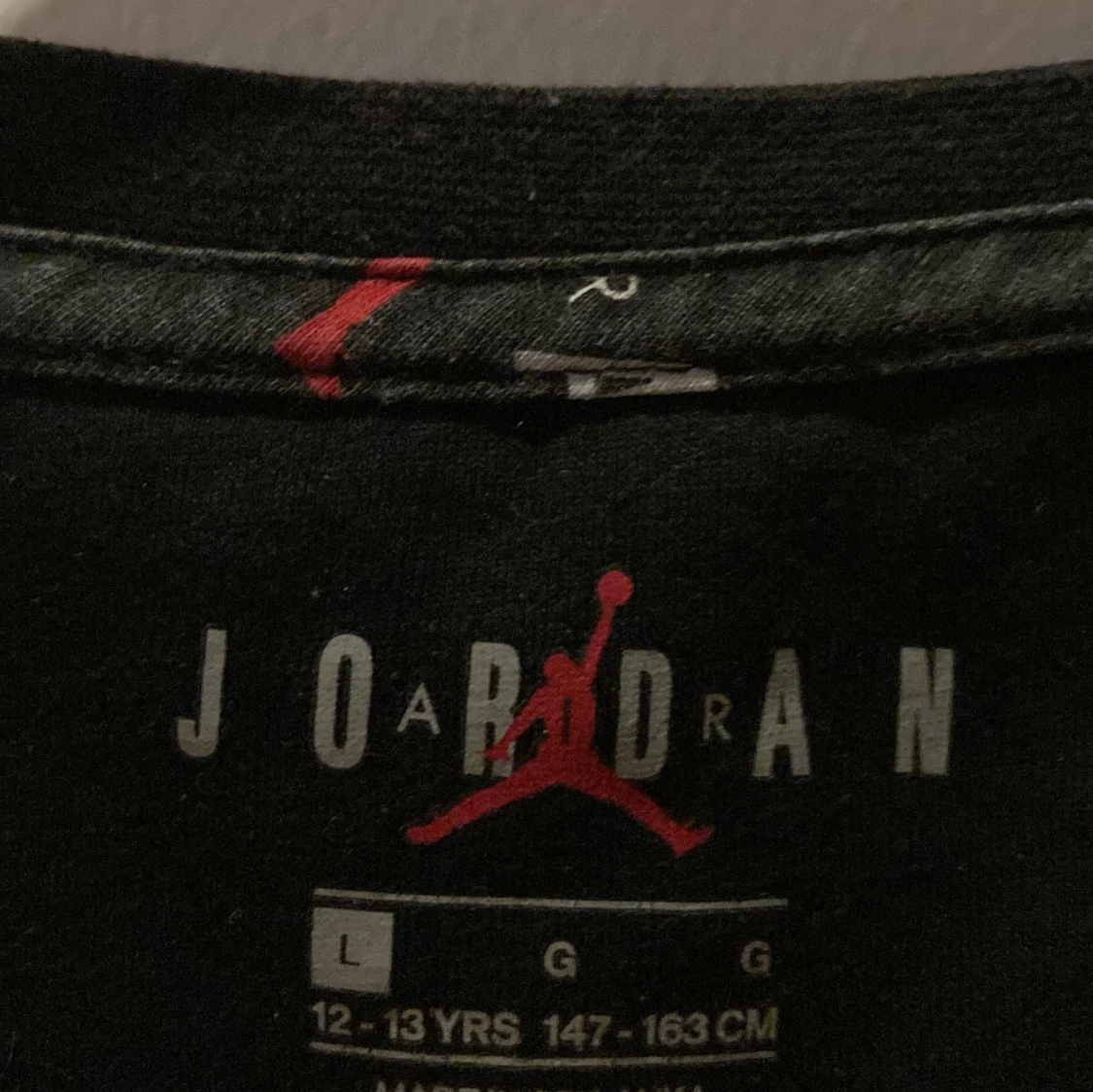 Svart t-shirt med Jordan-loggor - 2