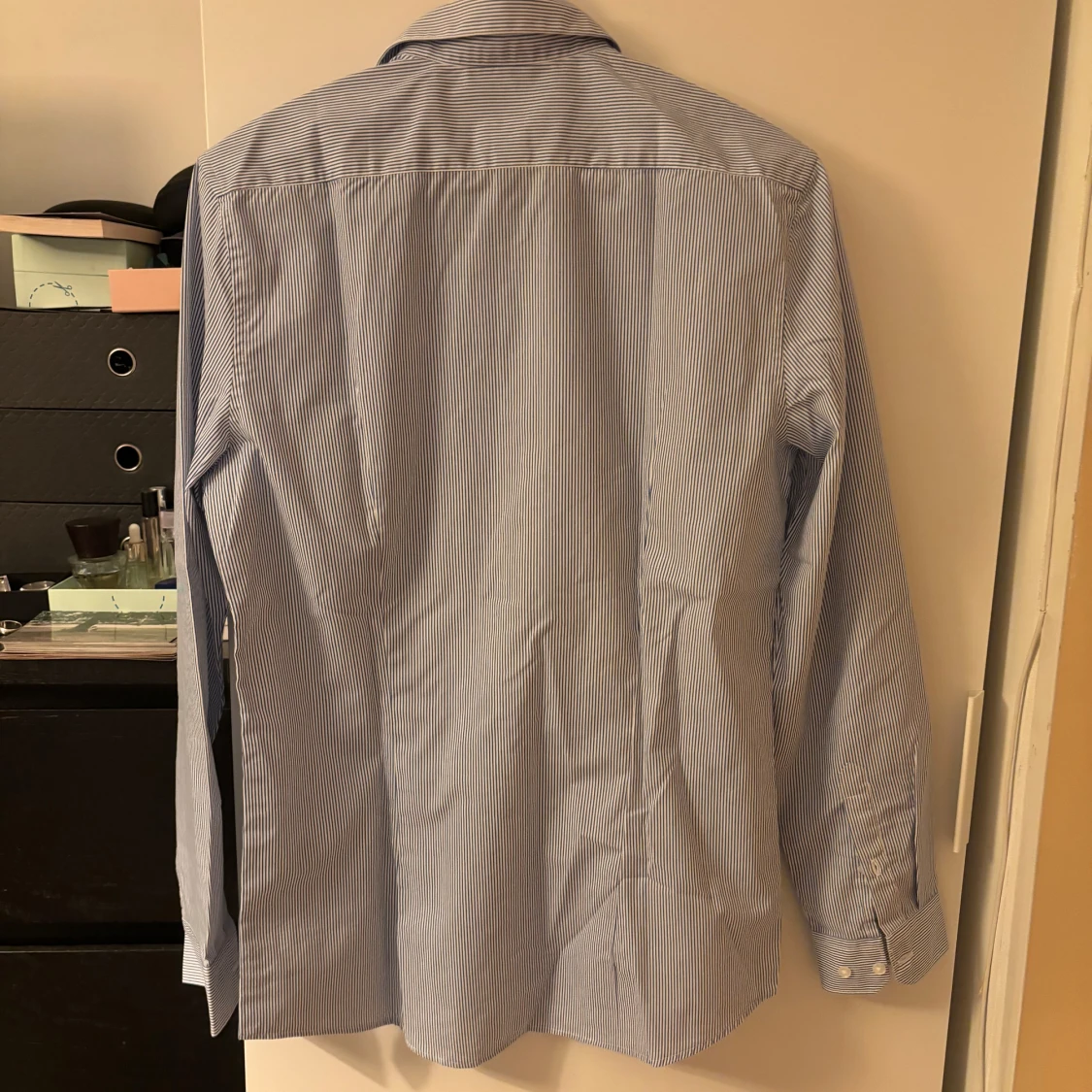 Blåvit randig skjorta från H&M - 1