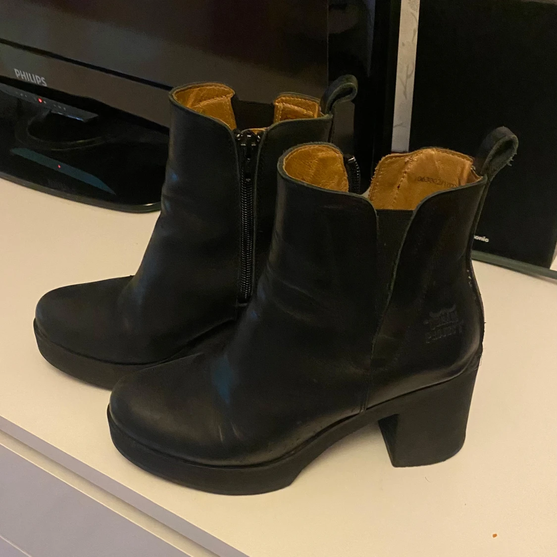 Svarta boots med klack  - 2