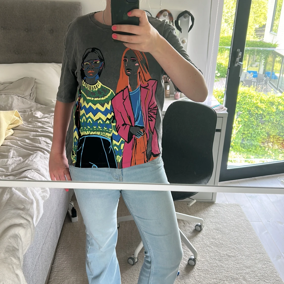 Grå t-shirt med färggrafiskt tryck Zara - 1