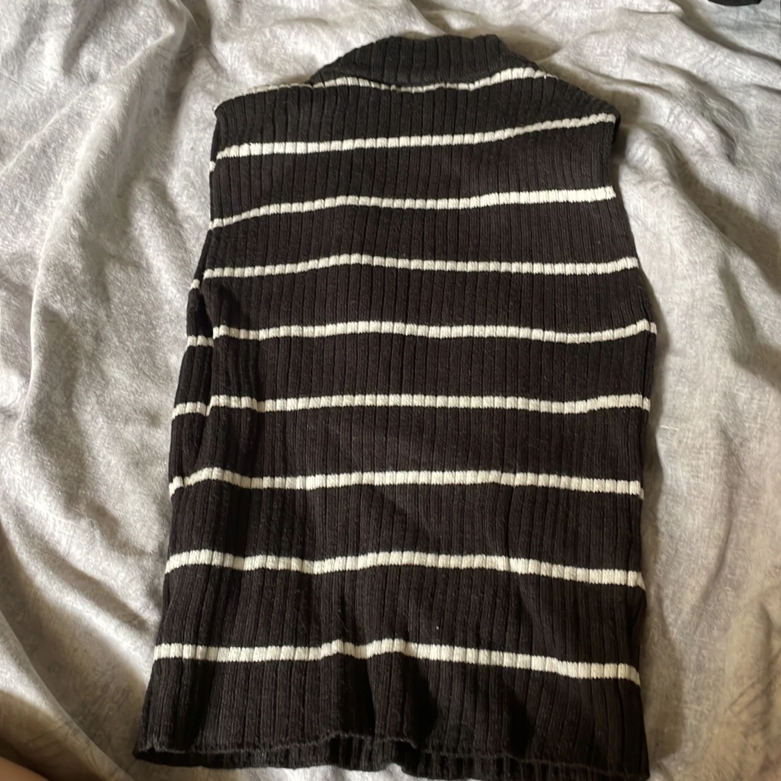 Randig linne med en krage  - 2