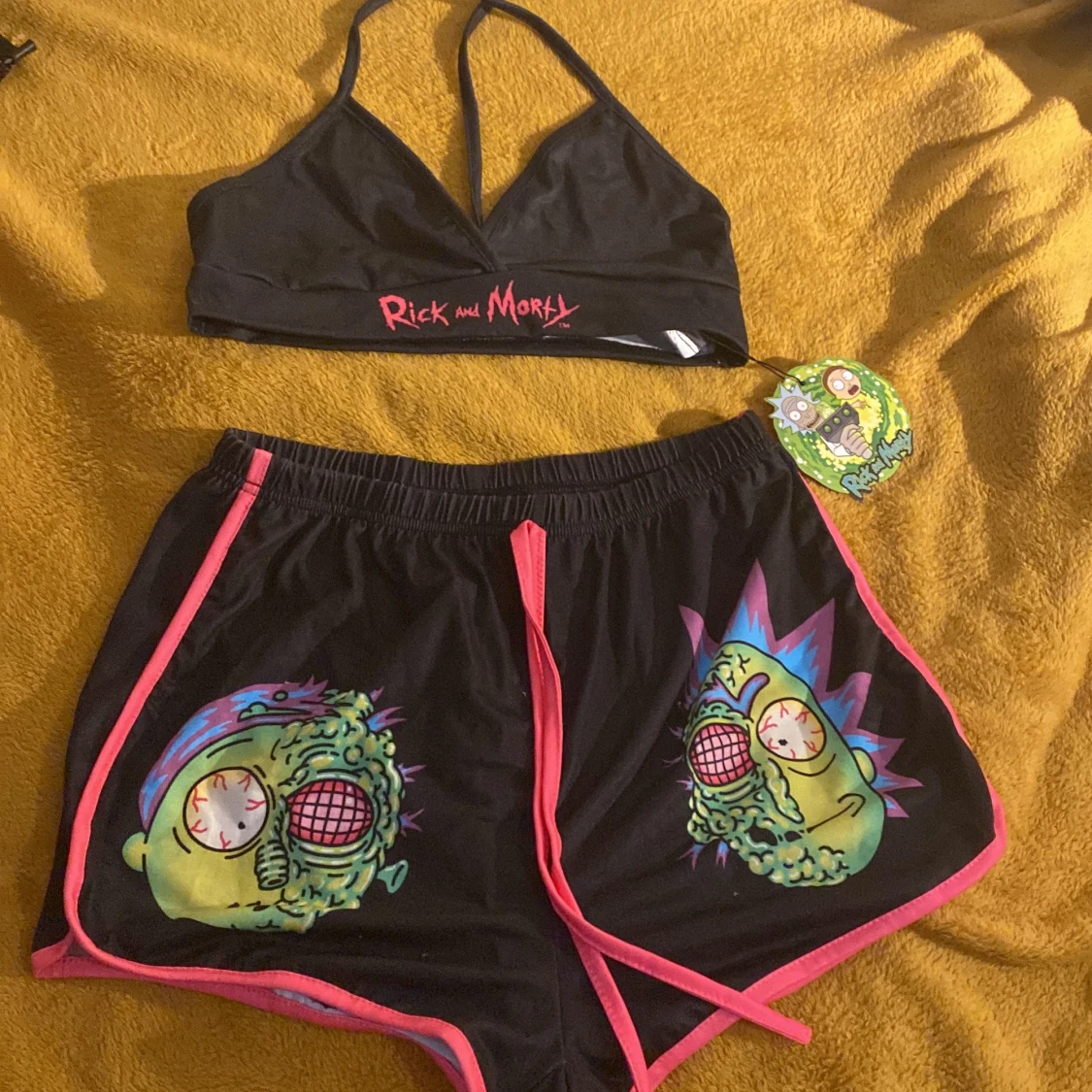 Rick and Morty svarta shorts med tryck