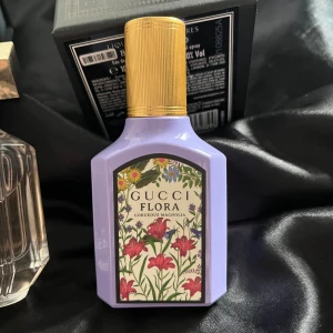 Gucci Flora Gorgeous Magnolia  - Gucci Flora Gorgeous Magnolia 30ml. Sparsamt använd! 