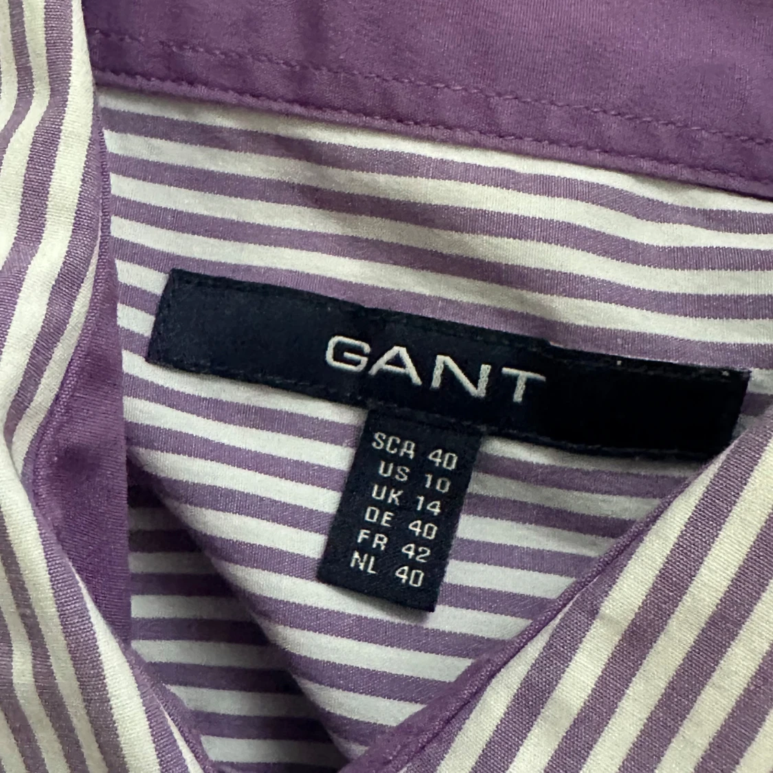 Lila och vit randig skjorta från GANT - 2