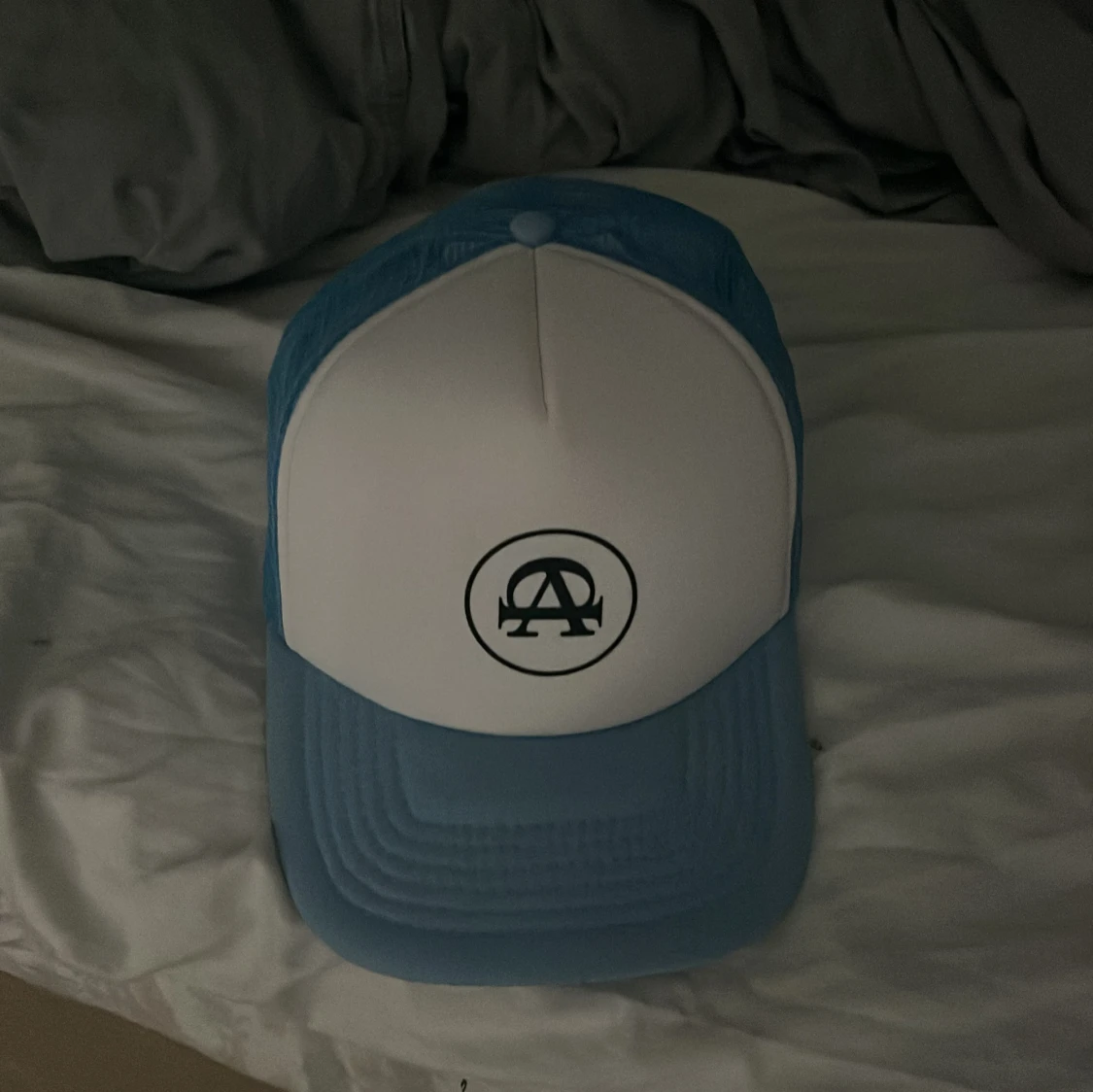 Olika kepsar lägg ett bud på nån som ser bra ut - 3