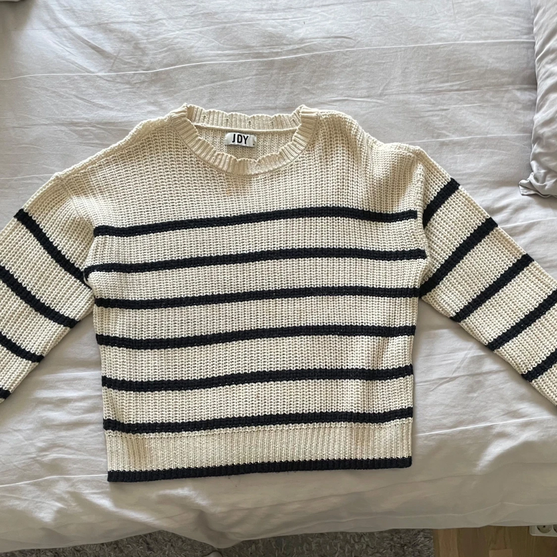 Stickad tröja  - 1