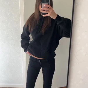 Cheap monday jeans - Modellen booty bei, storlek 26/32, aldrig använd ny med prislapp 