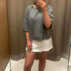 Grå stickad tröja - Från lager 157 🥰 mycket bra skick!! 
