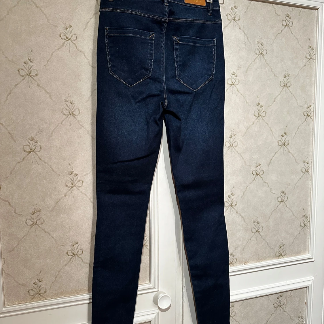 Mörkblå skinny jeans  - 1