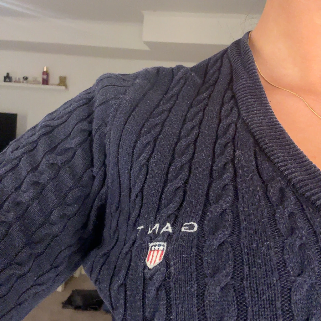 Mörkblå kabelstickad tröja från GANT - 1