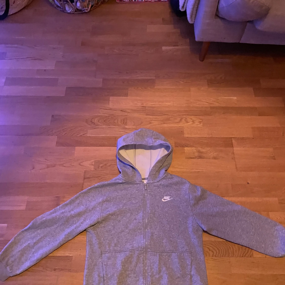 Grå hoodie från Nike - 1