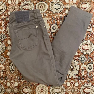 Jacob Cohen Jeans - Hej! Säljer nu mina jeans från märket Jacob Cohen, storlek 28 bra skick. Tveka inte på att höra av dig om du har frågor eller funderingar kring jeansen.