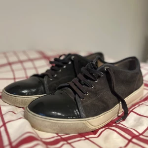 Lanvins  - Tjena! Säljer nu ett par riktigt feta Lanvins. Storlek 11 som motsvarar storlek 46. Finns små defekter på undersulan, hör gärna av er om mer bilder eller funderingar! 