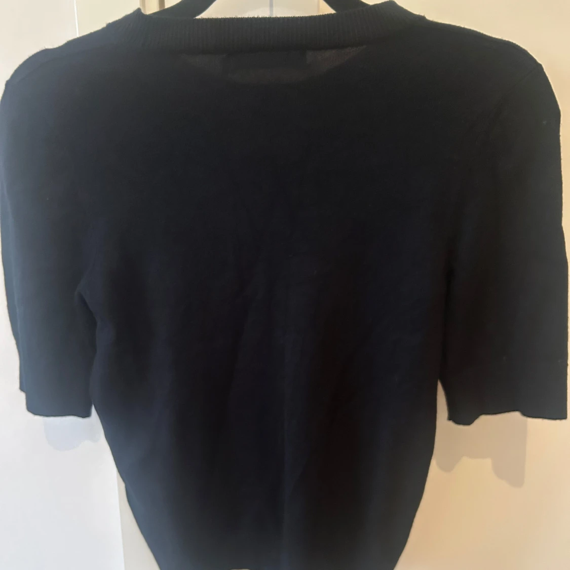 Svart fin stickad  kortärmad topp från Lager 157 storlek XS - 1