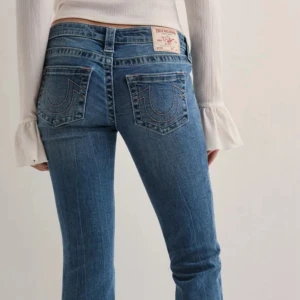 True religion jeans - Extra low waist modellen, bra skick men lite slitna