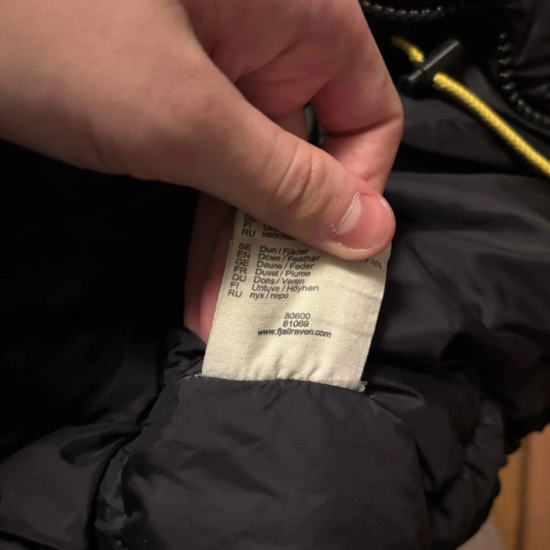 Svart dunjacka från Fjällräven - 2