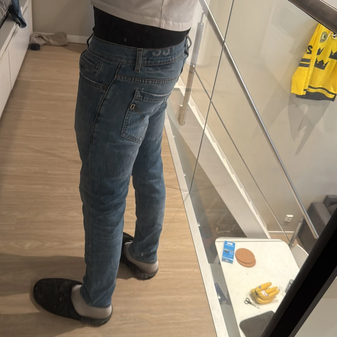 Blå skinny jeans med slitningar - 1