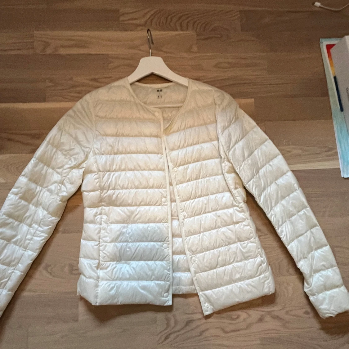 Vit uniqlo jacka - 4