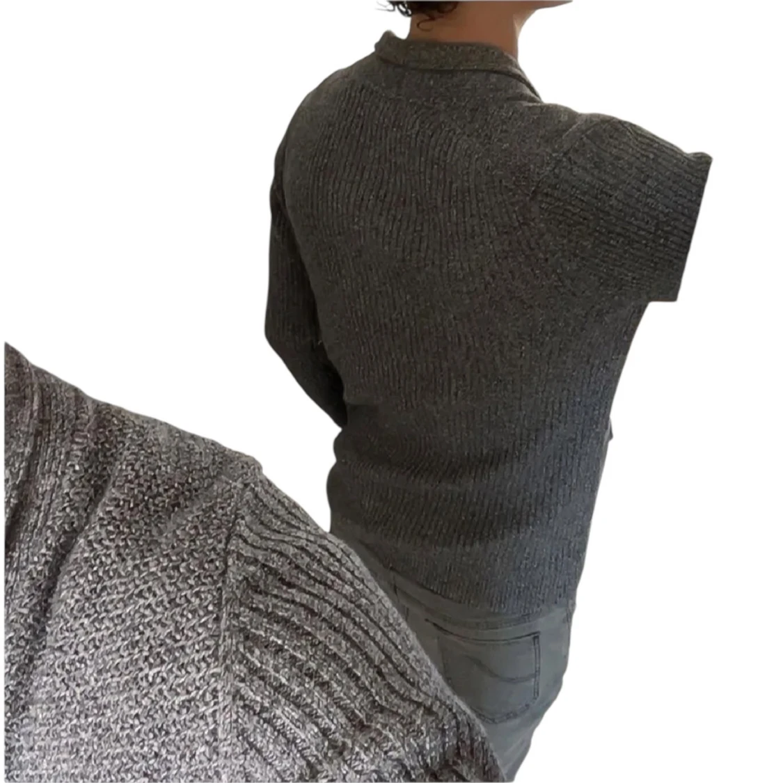 Grå stickad kofta med knappar - 1