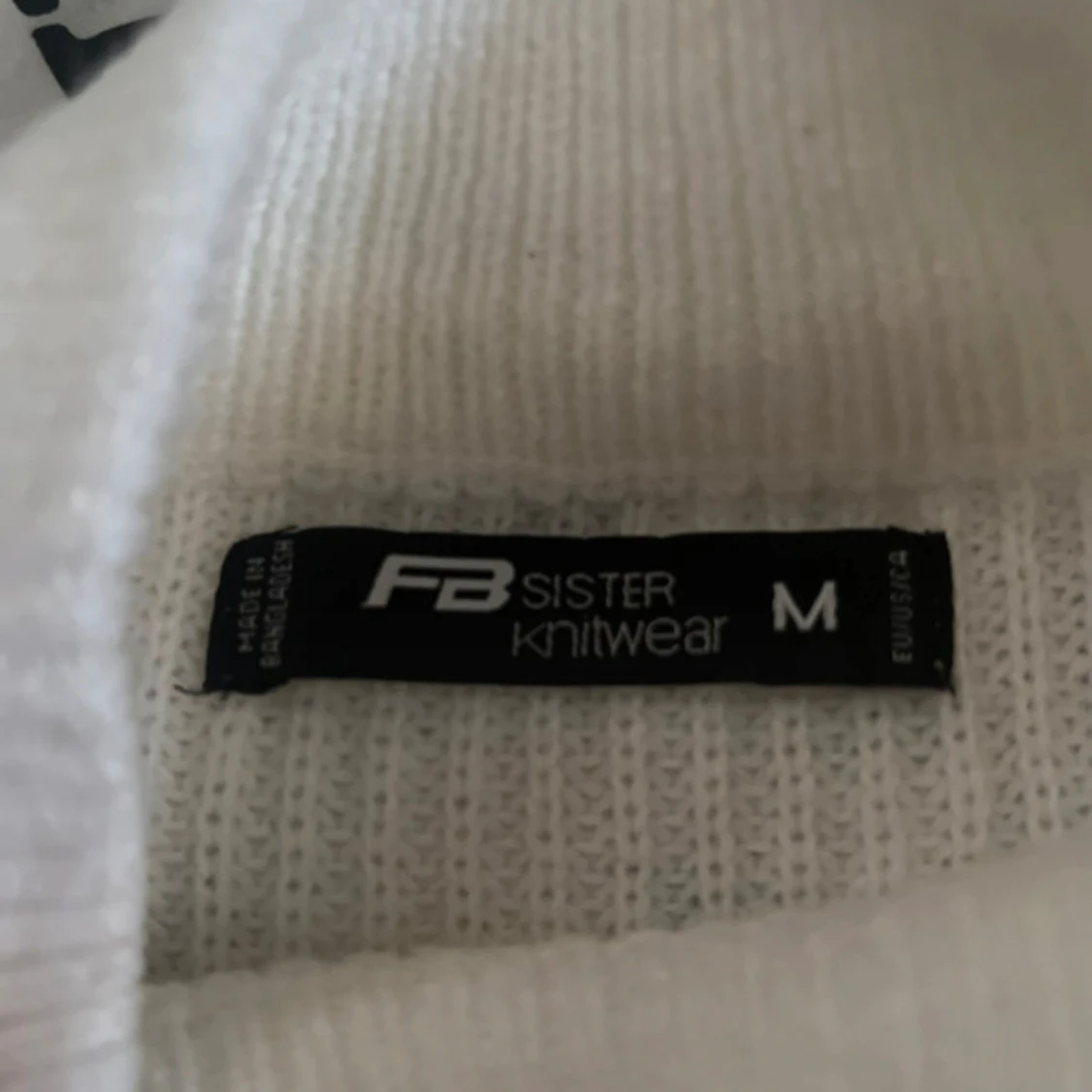 Vit ribbad polotröja - M - 1