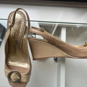 Juicy Couture skor - Juicy Couture söta kilklackskor! 😍 köpa på Vinted men ej kommit till användning