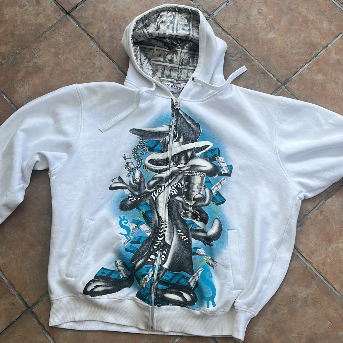 Vit hoodie med tryck från Lot29 L