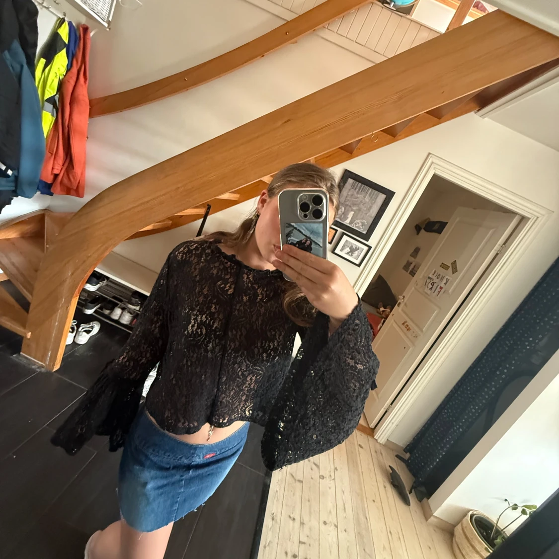 Svart spetsblus från NA-KD