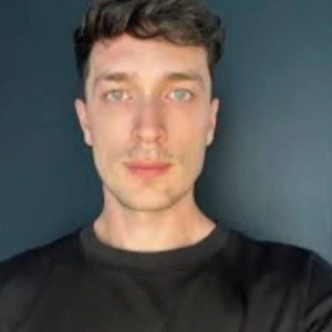 Grisch pack: kolla beskrivning - Grisch pack: svary grisch tröja. 60/40 taper fade. Skinny jeans. Airpods köpt från facebook. 