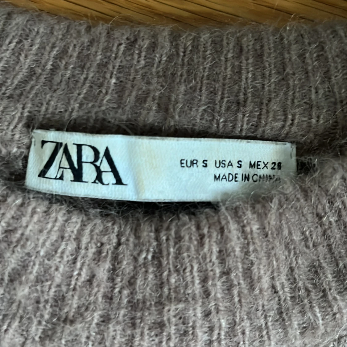 Beige stickad tröja från Zara str S - 1
