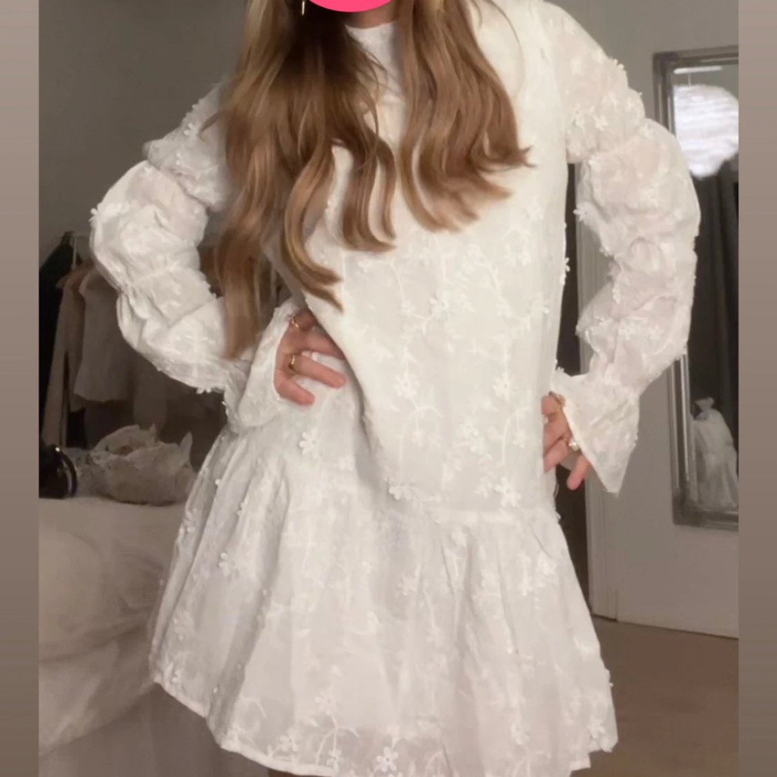 studentklänning med öppen rygg från NA-KD - 4