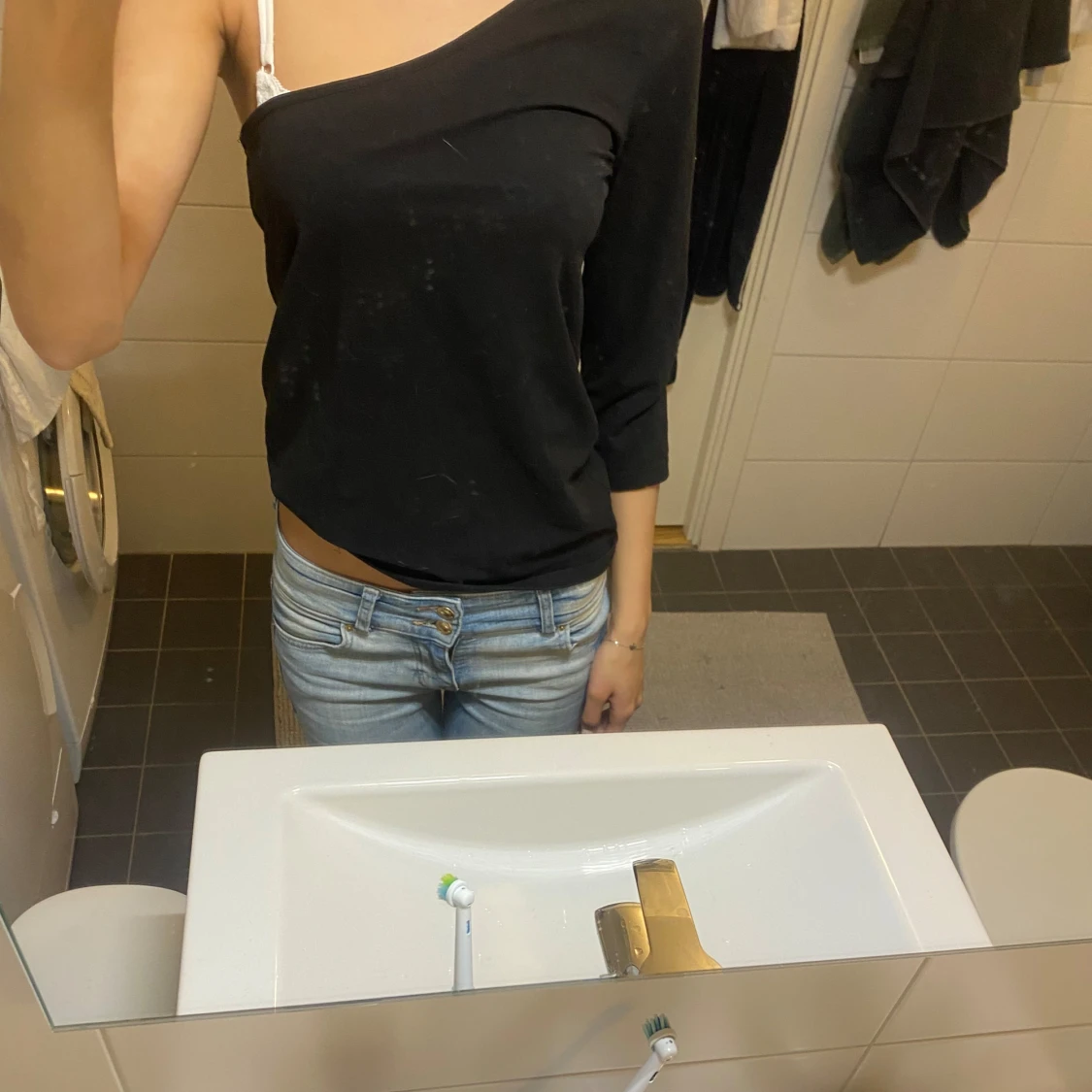 Svart offshoulder topp