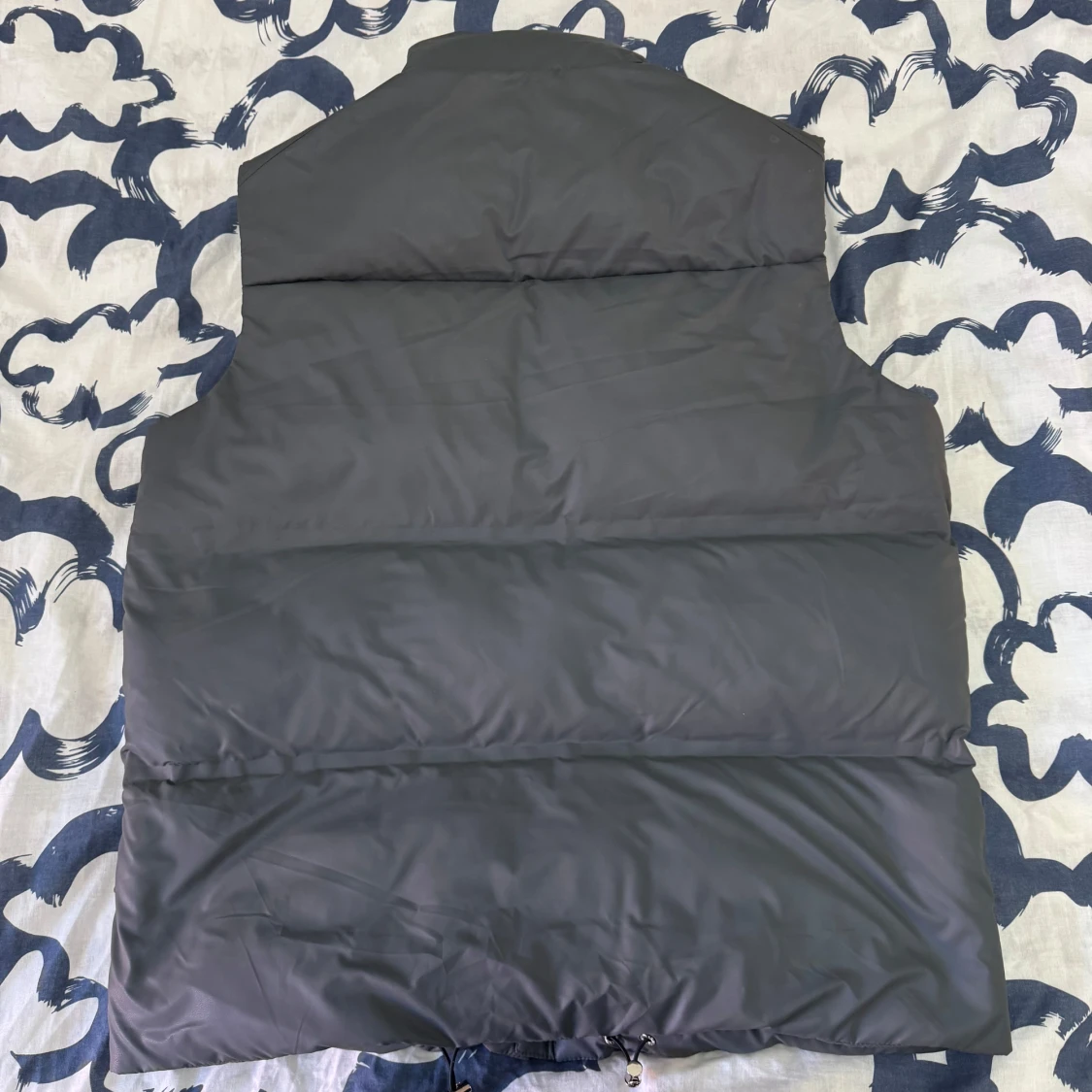 PRADA VÄST HELT NY  - 2