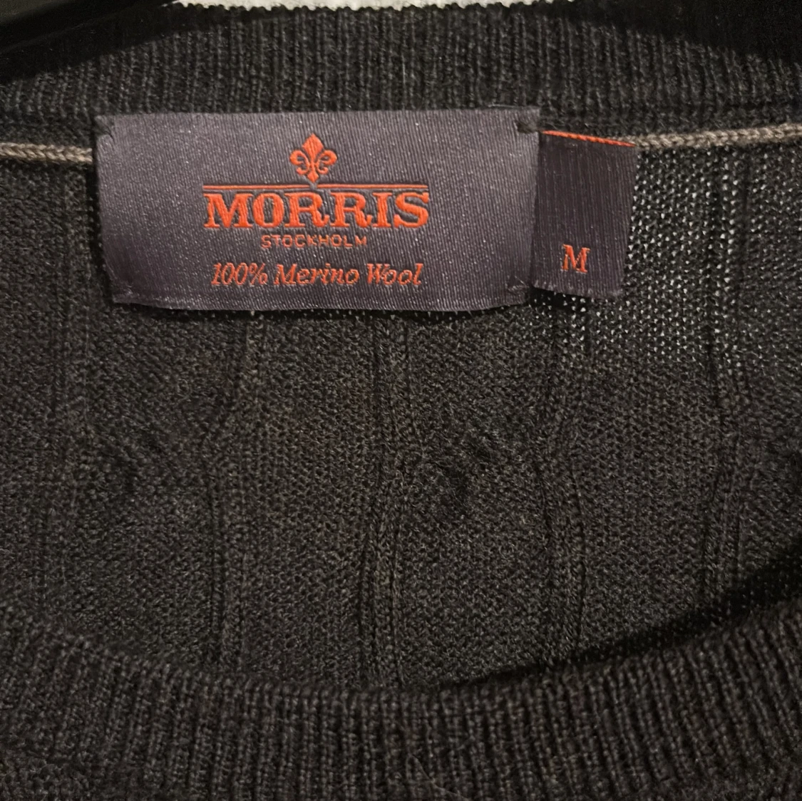 Svart kabelstickad tröja Morris M - 1