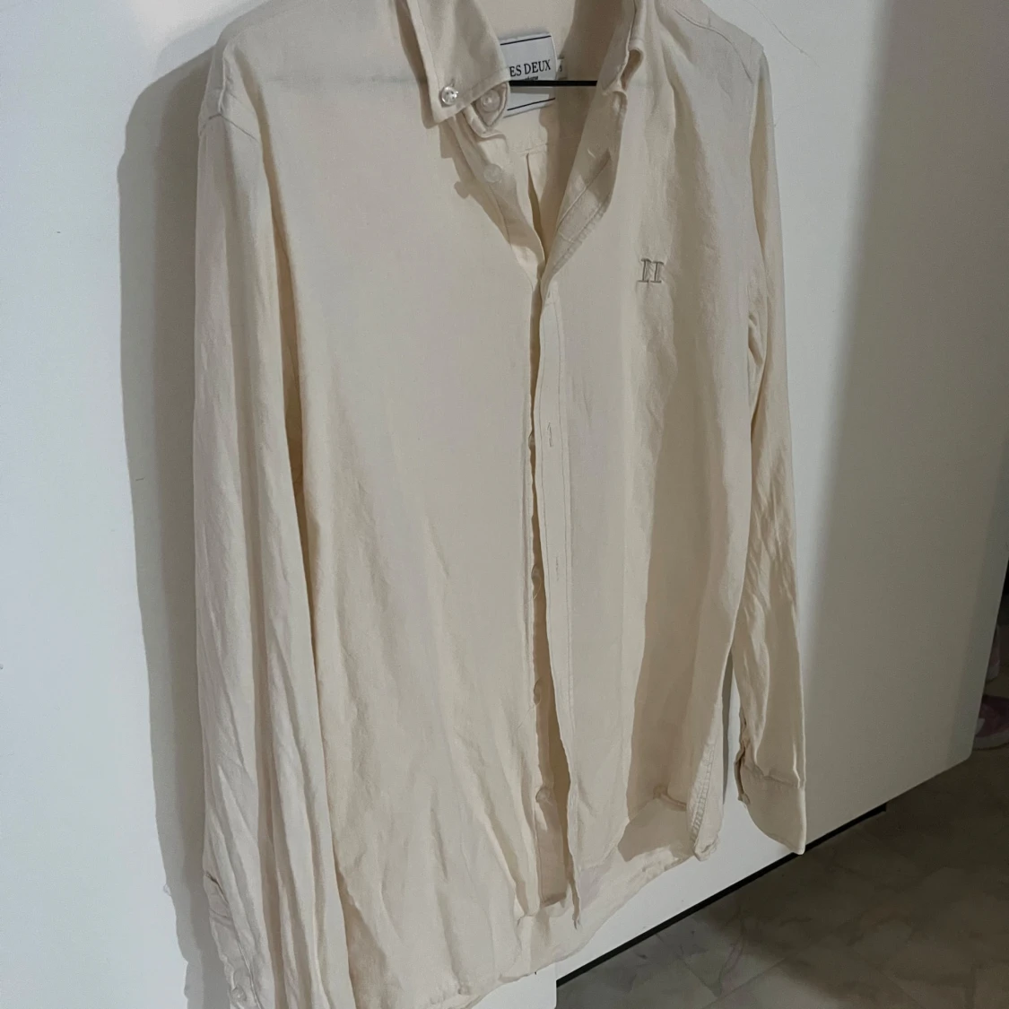 Beige skjorta från Les Deux, strl S - 1