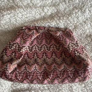 Becksödergaard clutch - Använd fåtalgånger, trendig och superfin💕