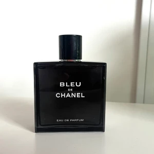 Bleu de Chanel Eau de Parfum 100ml - Aldrig använd, bara öppnad för att ta bild. 
