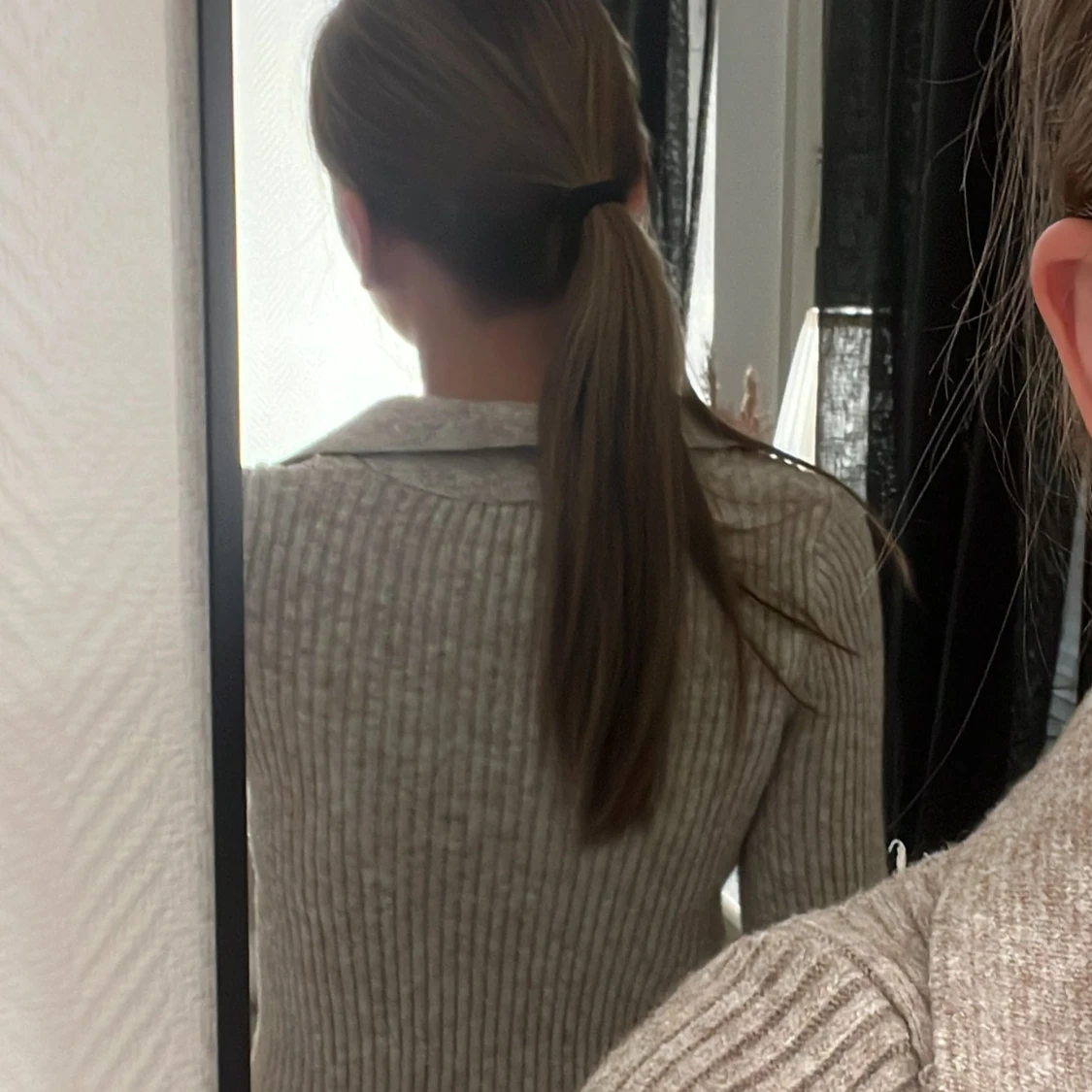 Beige croppad stickad tröja  - 1