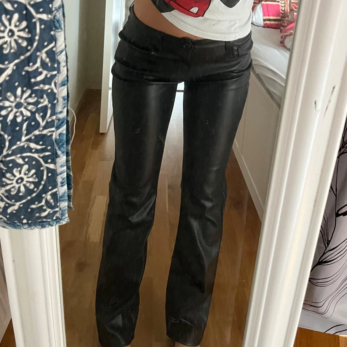 Lågmidjade skinnbyxor  - 1