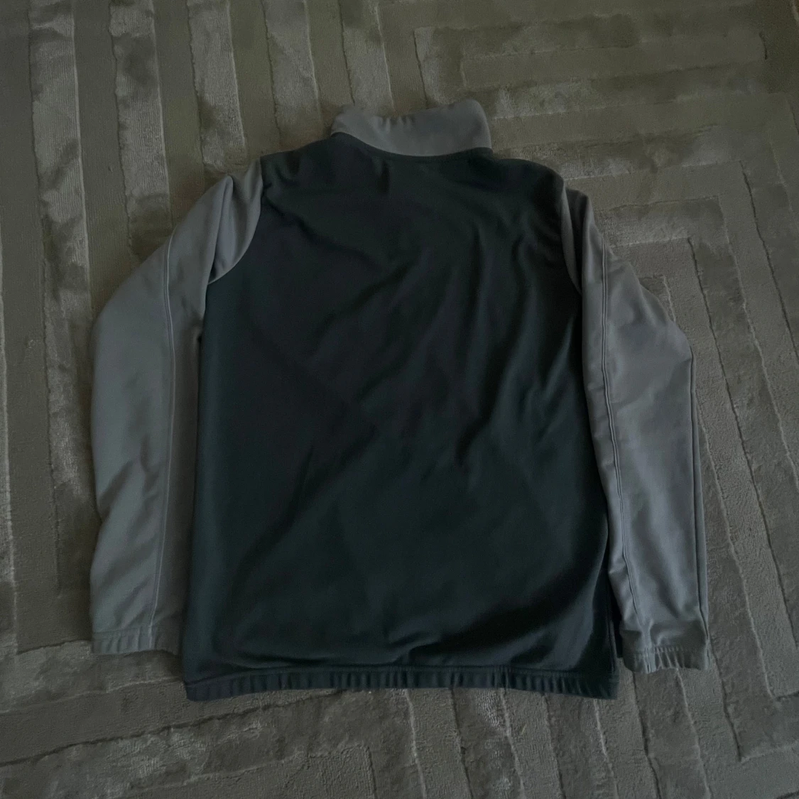 Grå kofta från Nike - 3