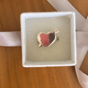 L8H/ Lottahasselblad  ring i nytt skick! - Knappt använd, så i nyskick!, kan diskutera pris!