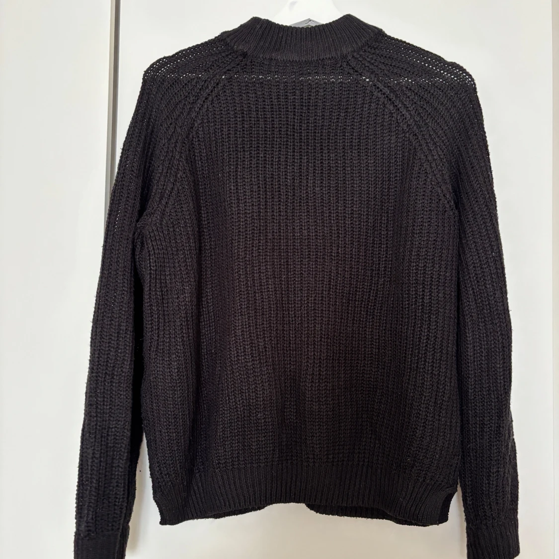 Svart stickad tröja från Vero Moda - 1