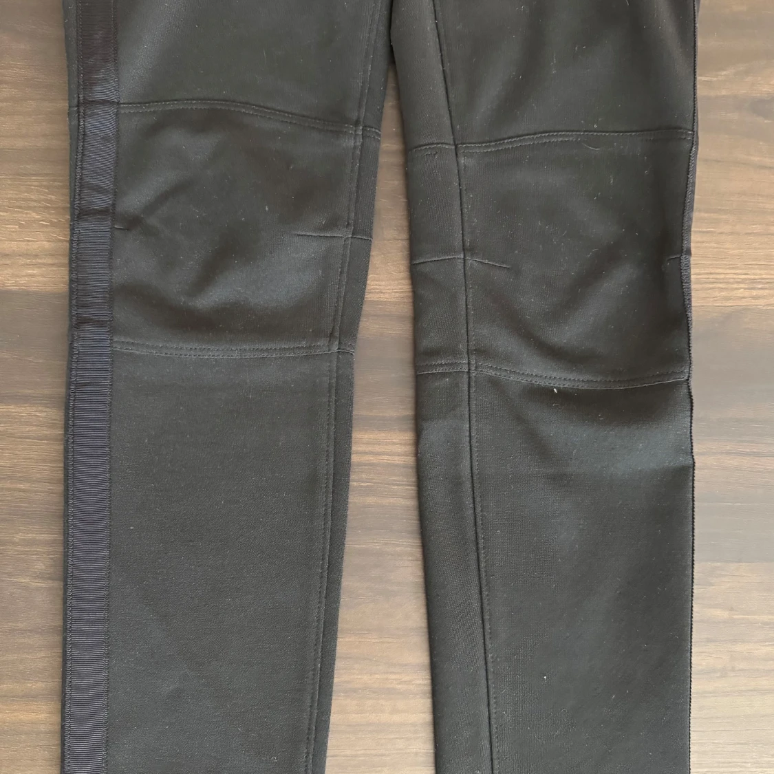 Svarta byxor från Calvin Klein - 1