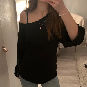 Blus  - Jätte fin blus som går att knyta i ryggen💞
