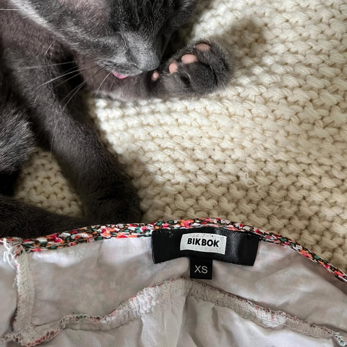 Blommig kort sommarklänning - 2