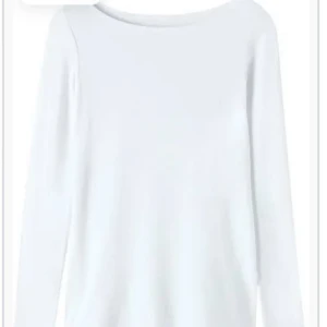 Liknade intimissmi tröja  - Liknande intimissmi tröja är från Ullared aldrig använd har bara tagit av lappen❤️