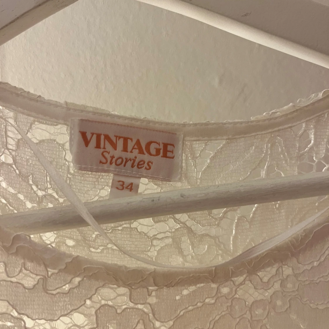 Vit spetsklänning från Vintage Stories - 2