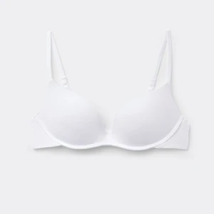 Vit push up bh från intimissimi - Vit push-up bh med justerbara axelband och slät yta från intimissimi. Super skön men har aldrig kunnat använda då den var för lite. Storlek 70C men den är liten för sin storlek. Ny pris 419 kr