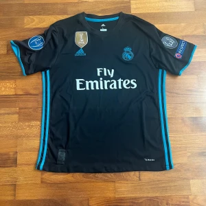 RealMadrid Tröja  - RAMOS4 på ryggen aldrig använt går inte att köpa längre 