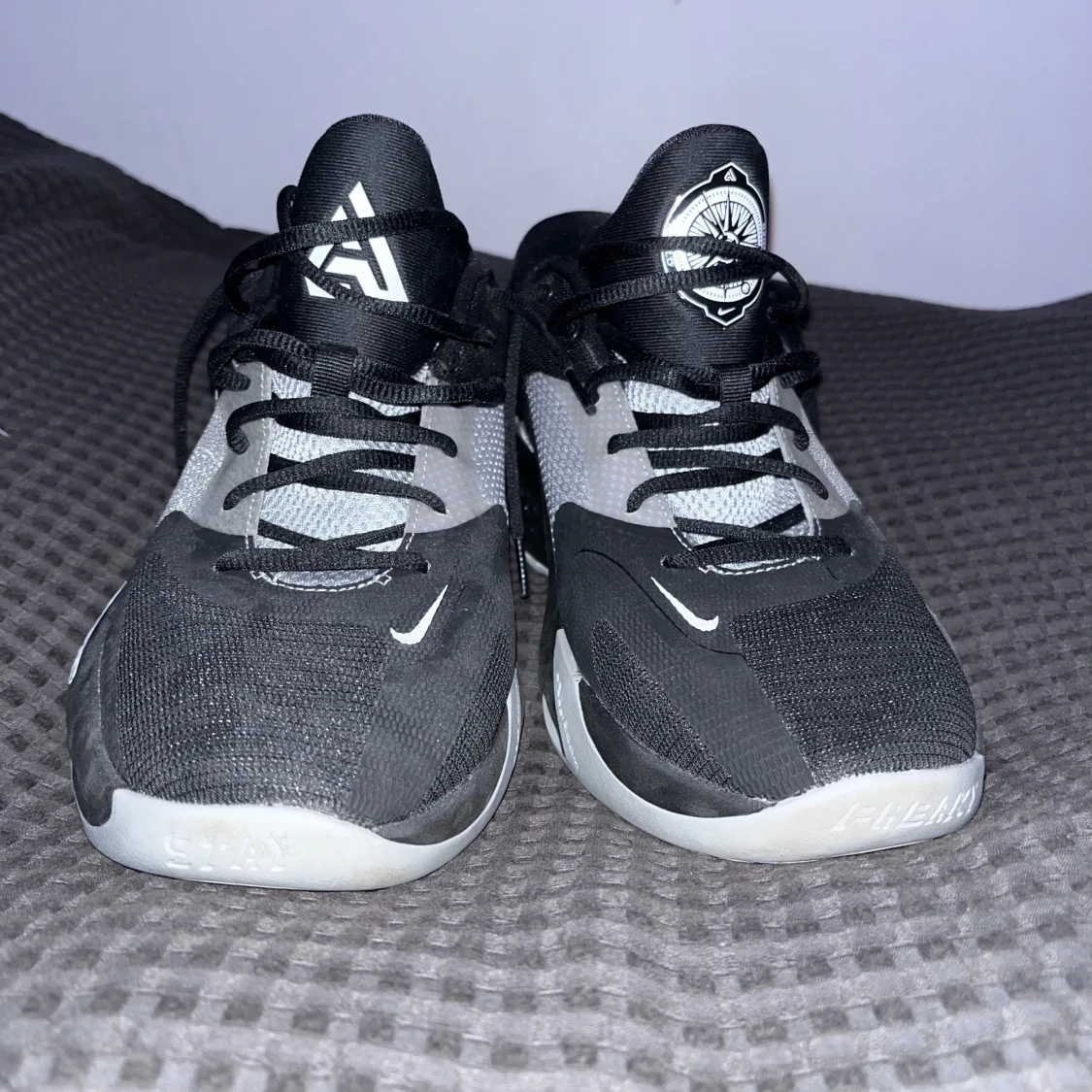 Svart Nike basketskor - 2