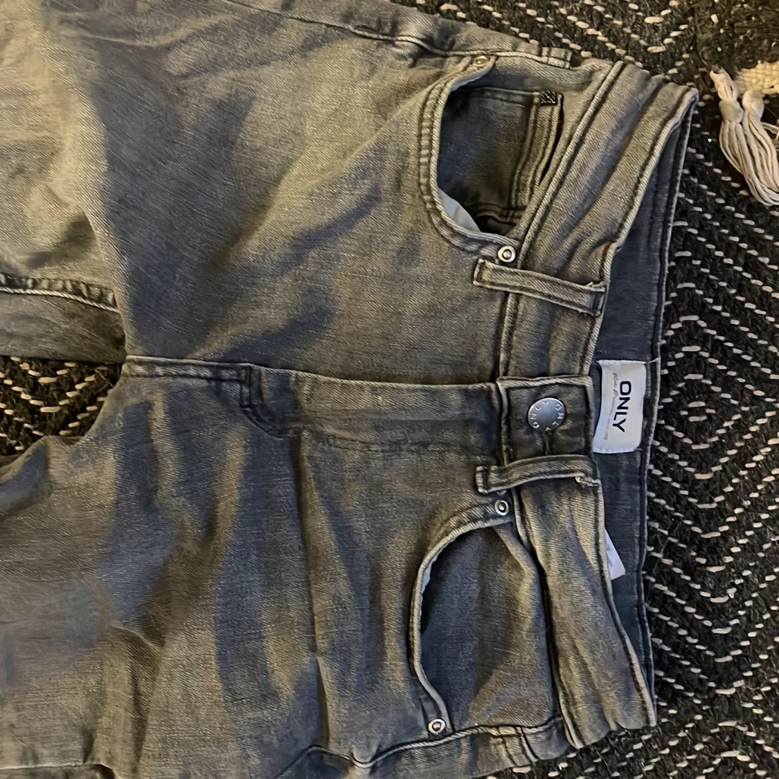 Grå bootcut jeans från ONLY - 1